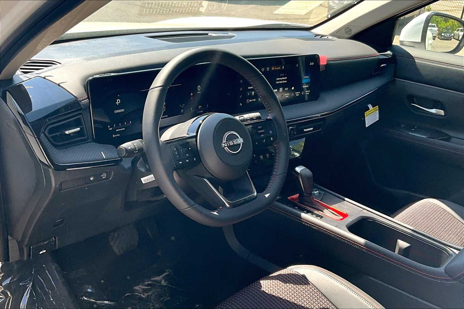 2025 Nissan Kicks SR - Photo 8
