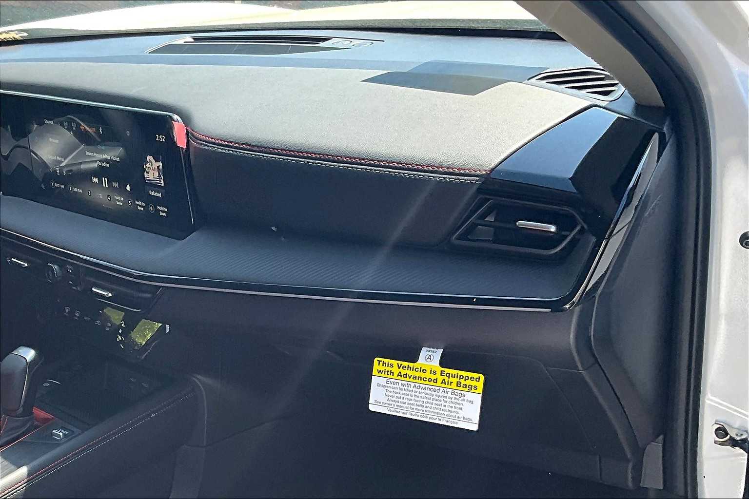 2025 Nissan Kicks SR - Photo 9