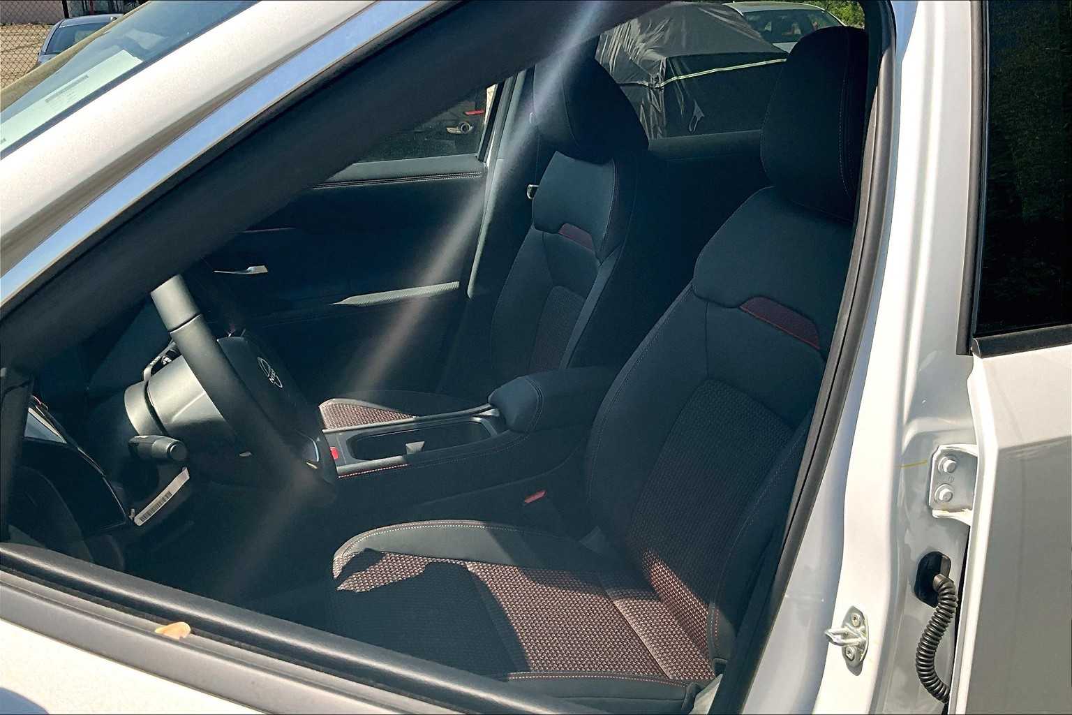 2025 Nissan Kicks SR - Photo 10