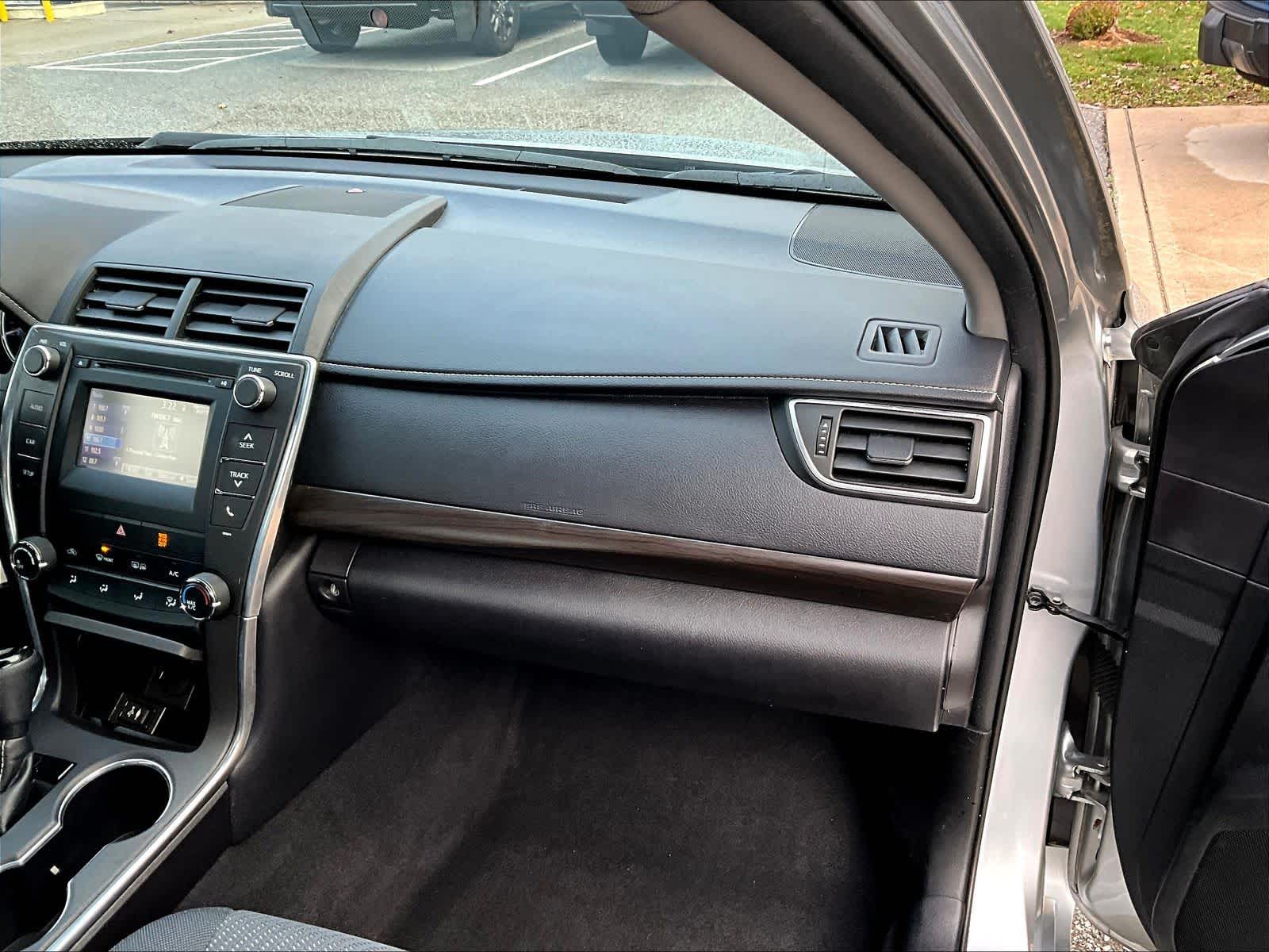 2016 Toyota Camry LE - Photo 13