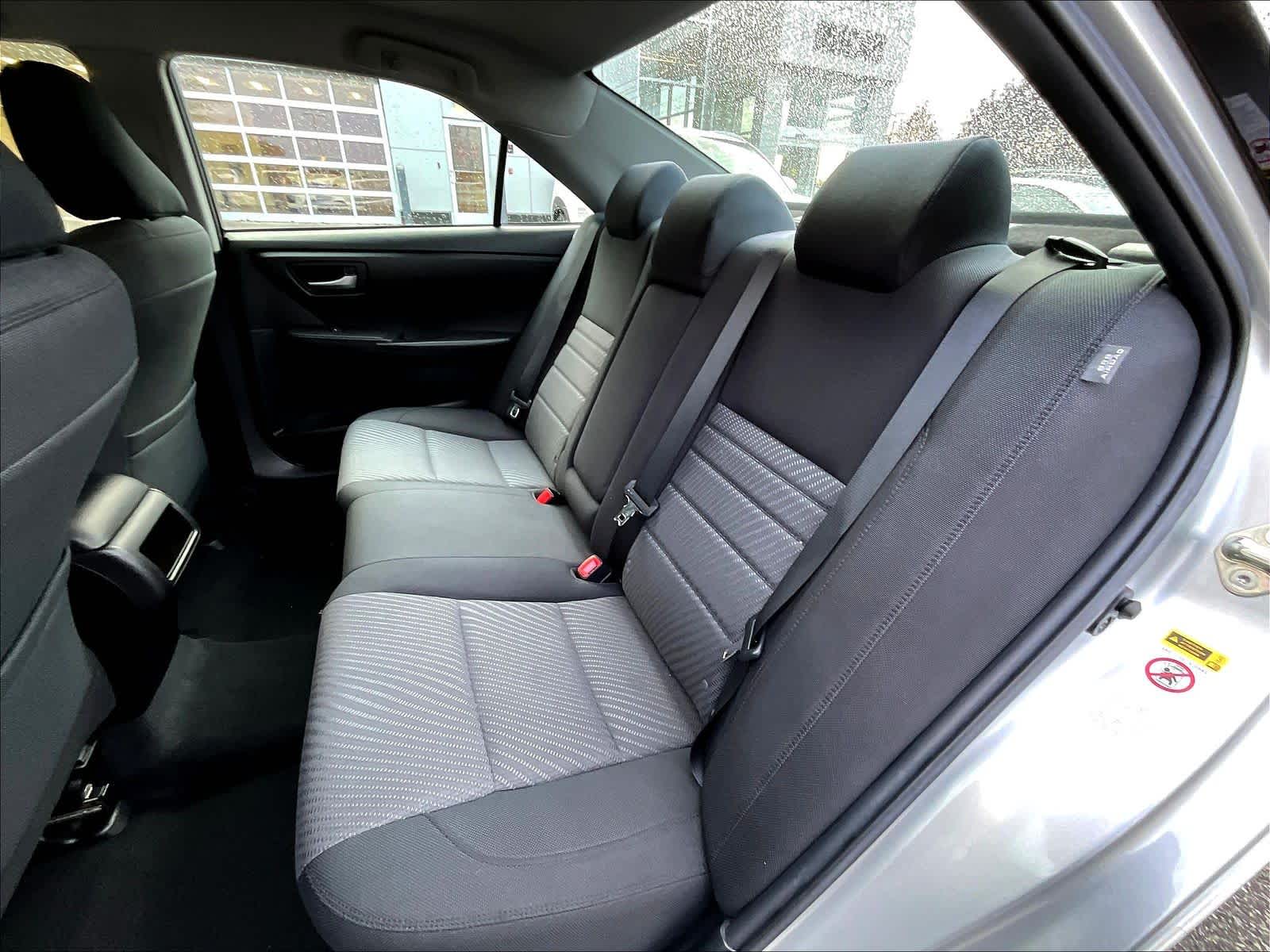 2016 Toyota Camry LE - Photo 15