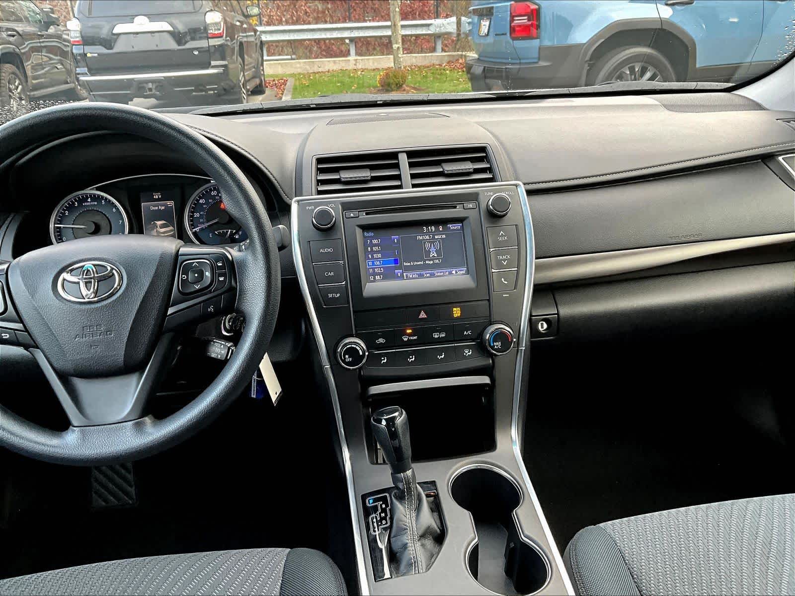 2016 Toyota Camry LE - Photo 18