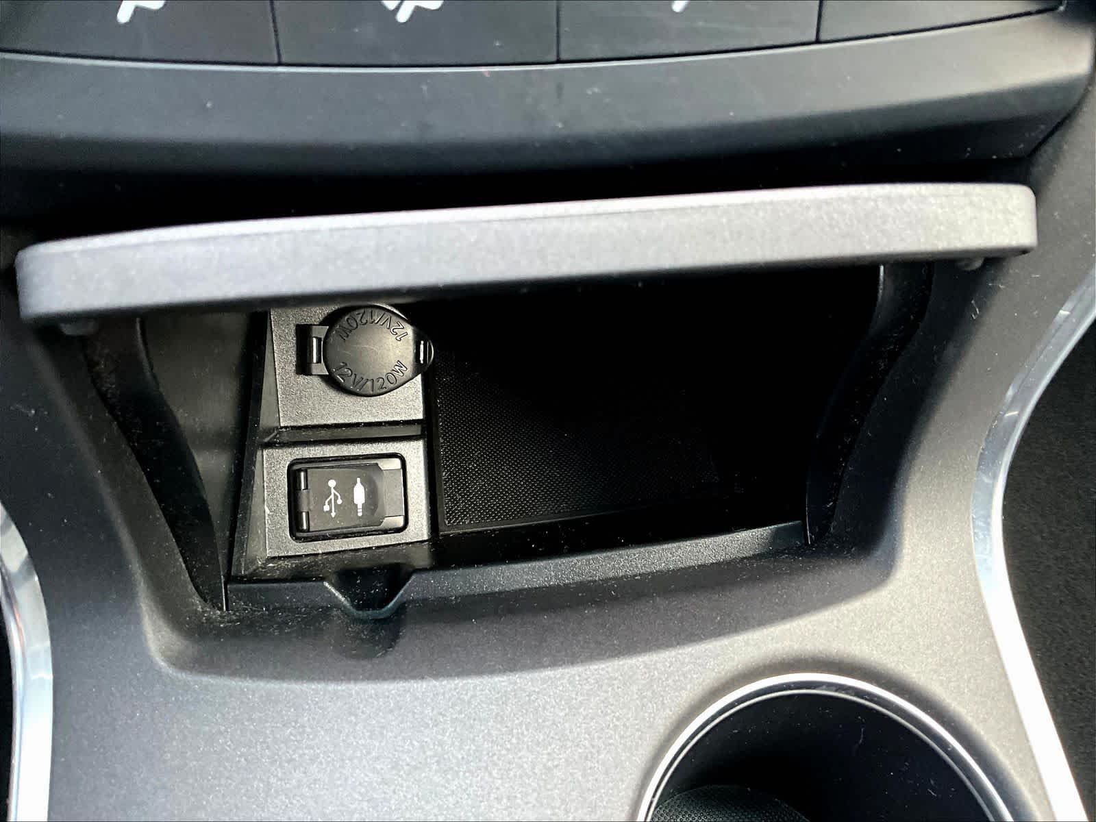 2016 Toyota Camry LE - Photo 25