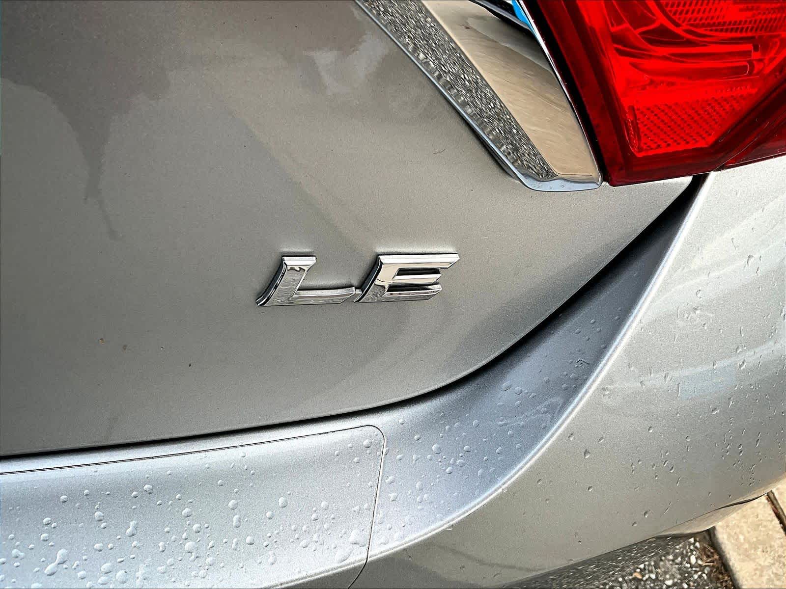 2016 Toyota Camry LE - Photo 28