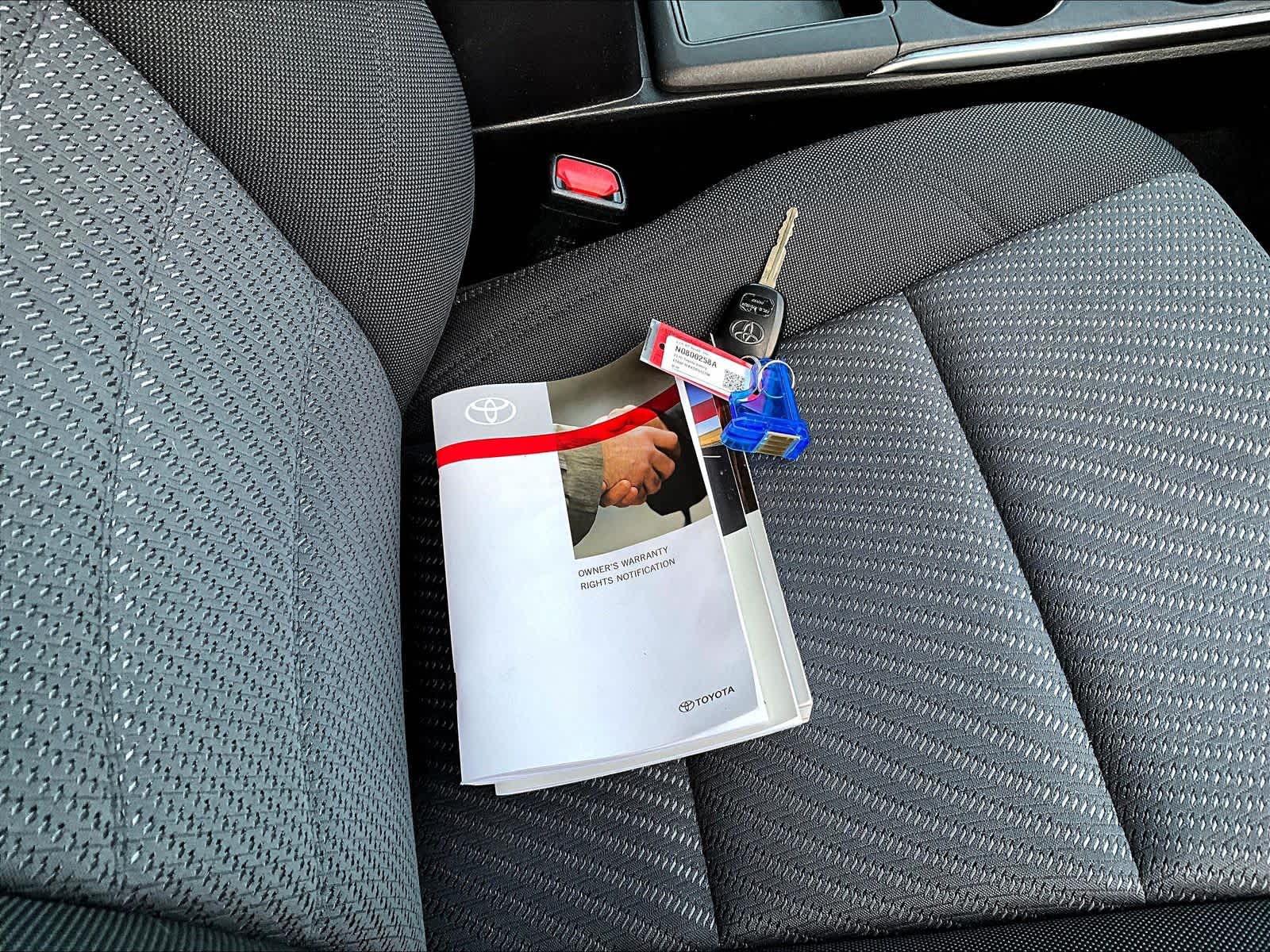 2016 Toyota Camry LE - Photo 30