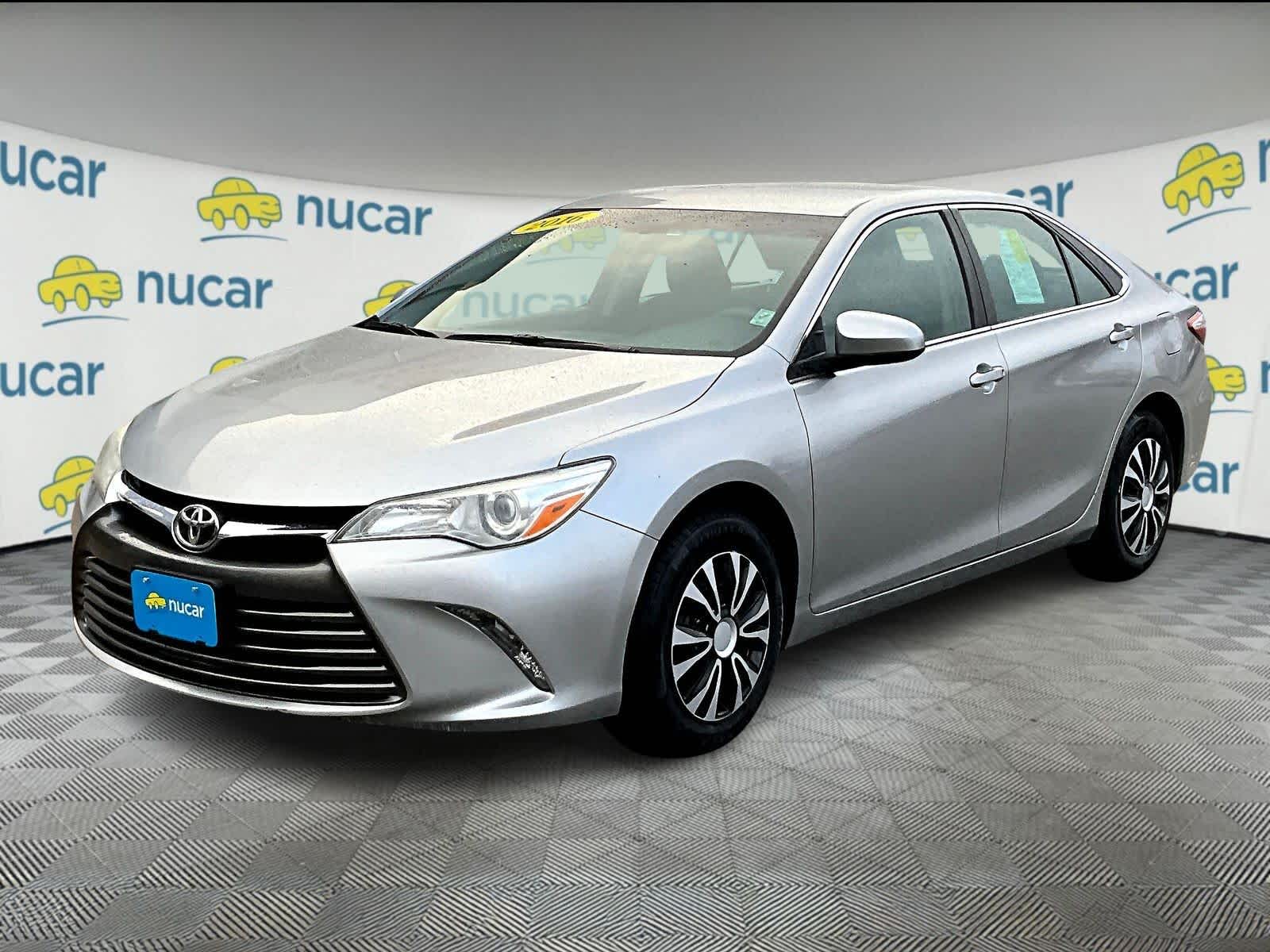 2016 Toyota Camry LE - Photo 3