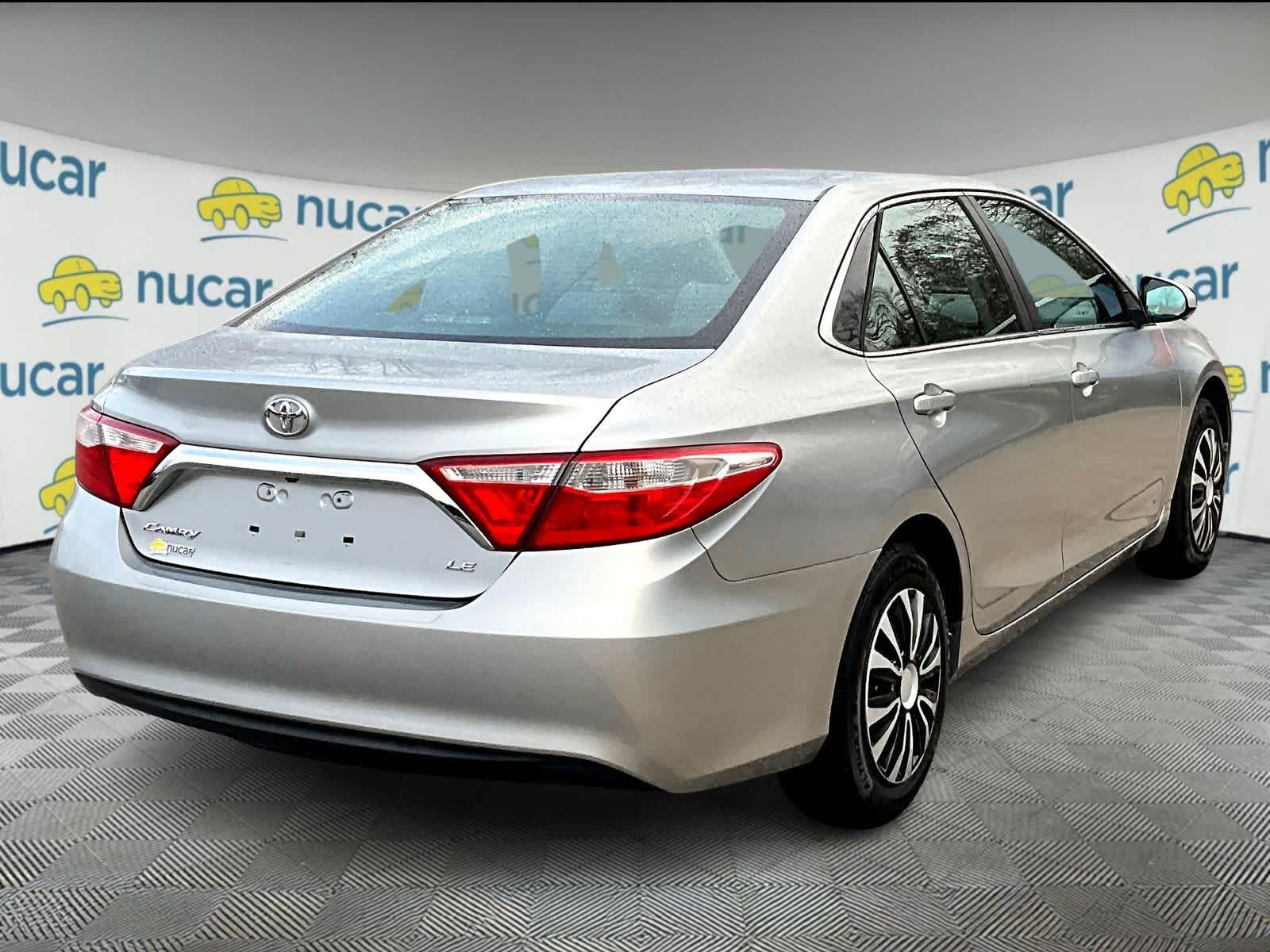 2016 Toyota Camry LE - Photo 6