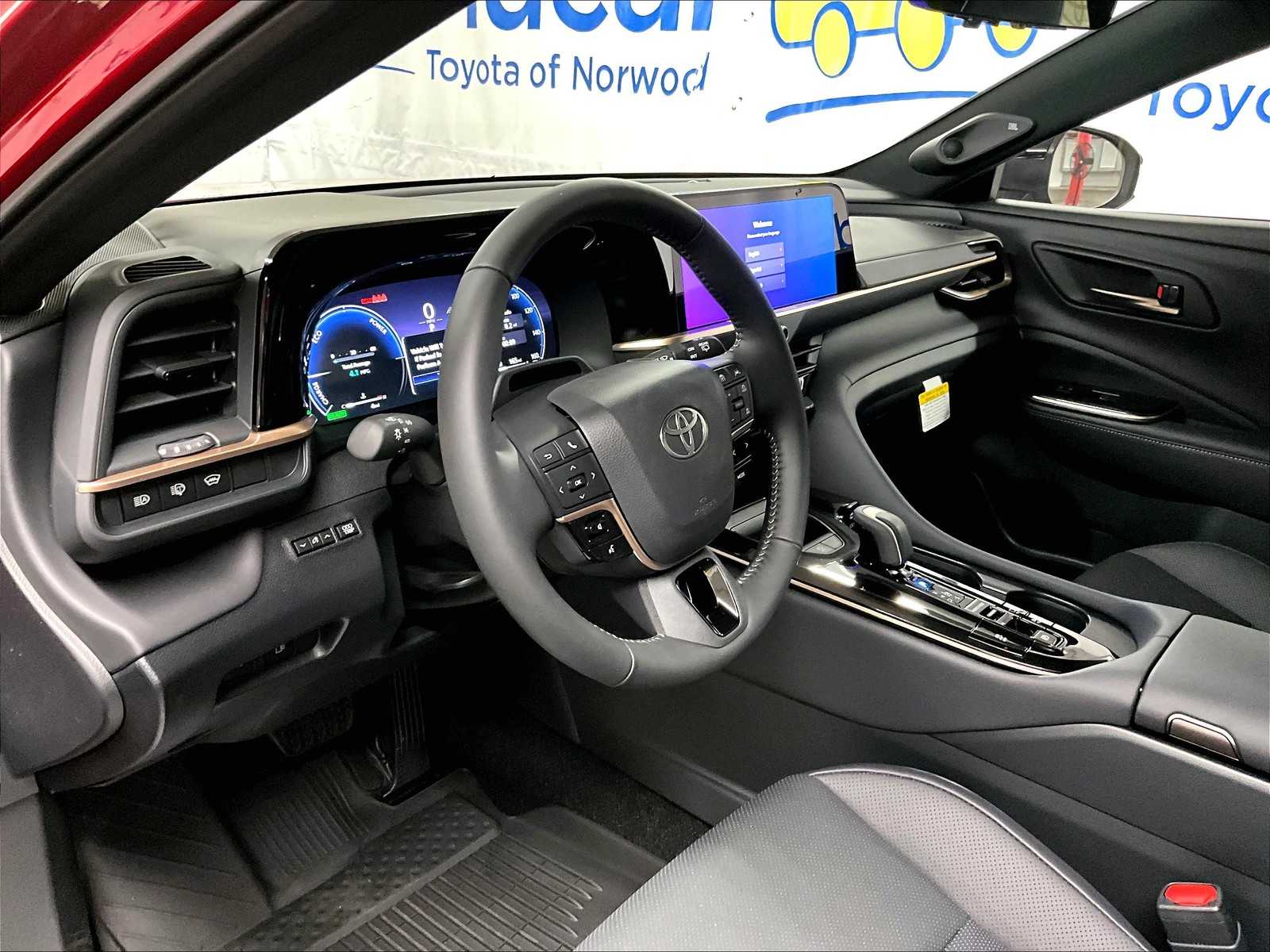 2025 Toyota Crown Signia Limited - Photo 9