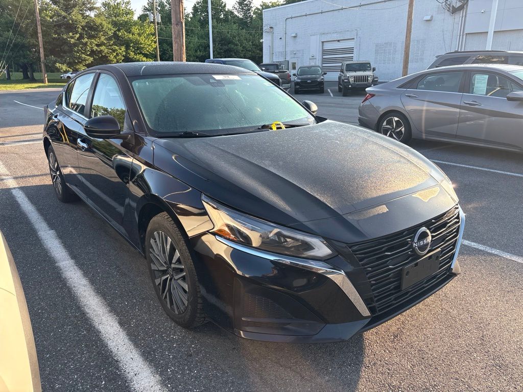 2023 Nissan Altima 2.5 SV - Photo 1