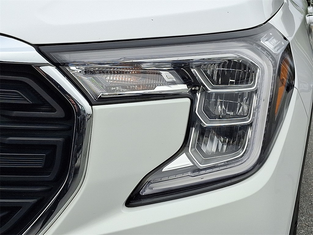 2023 GMC Terrain SLE - Photo 10