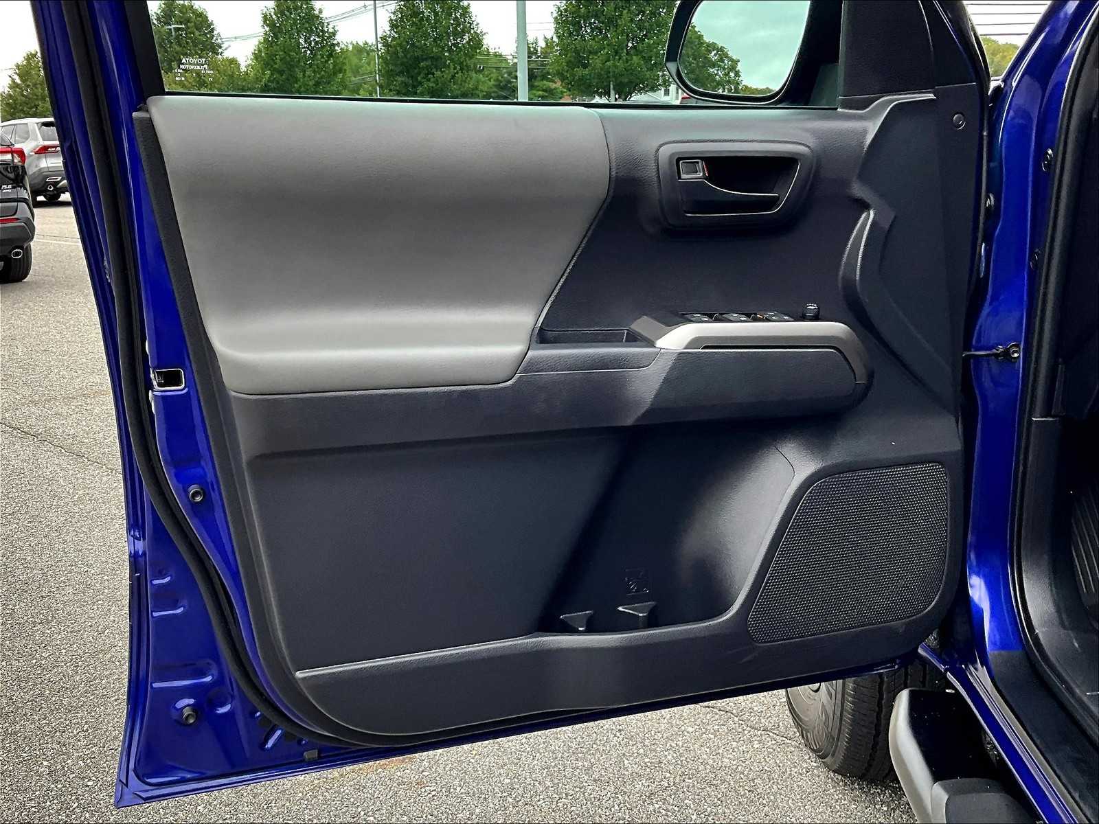2023 Toyota Tacoma SR5 - Photo 9
