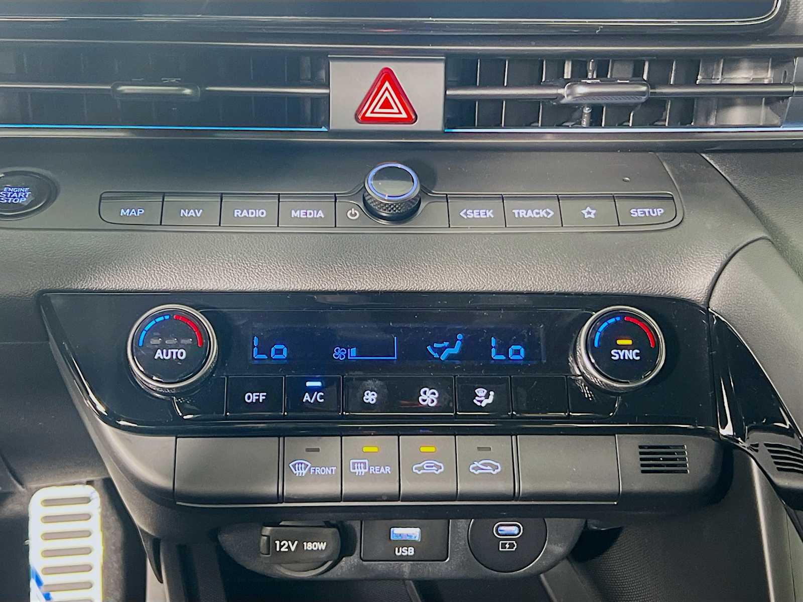 2025 Hyundai Elantra Hybrid SEL Sport - Photo 11