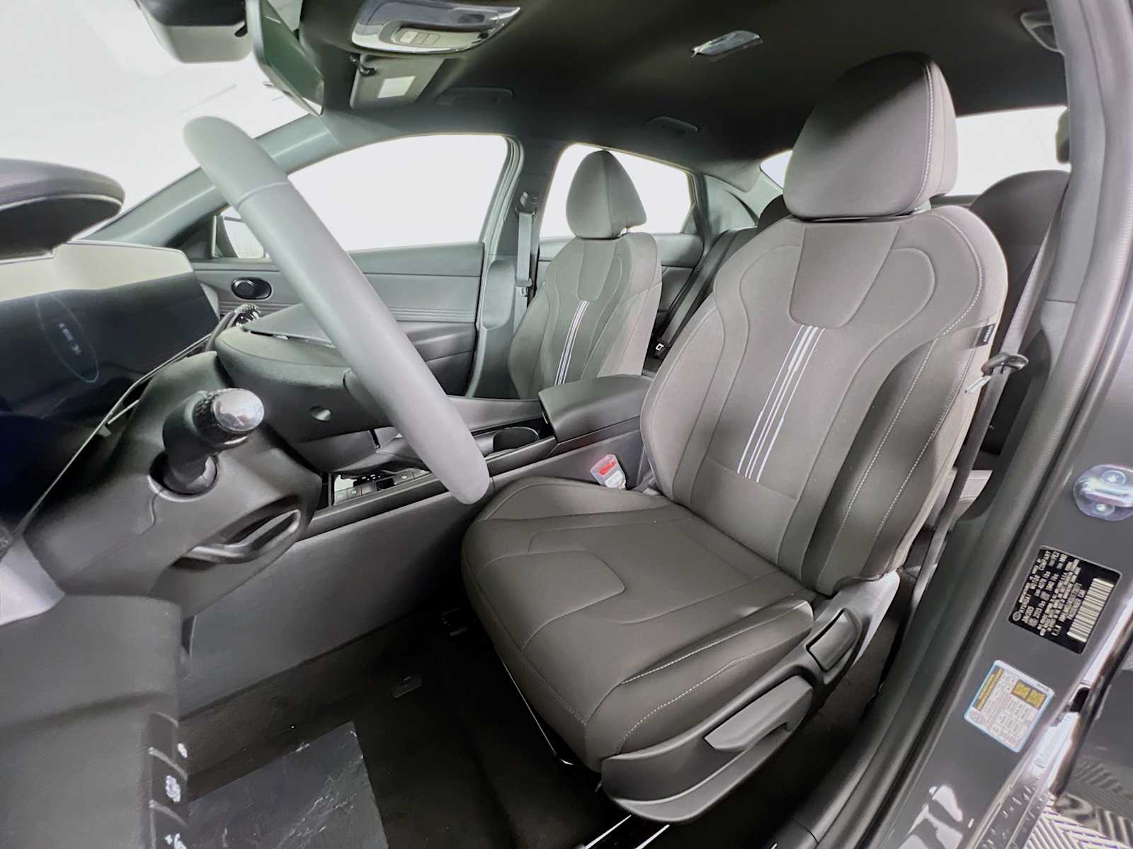 2025 Hyundai Elantra Hybrid SEL Sport - Photo 13