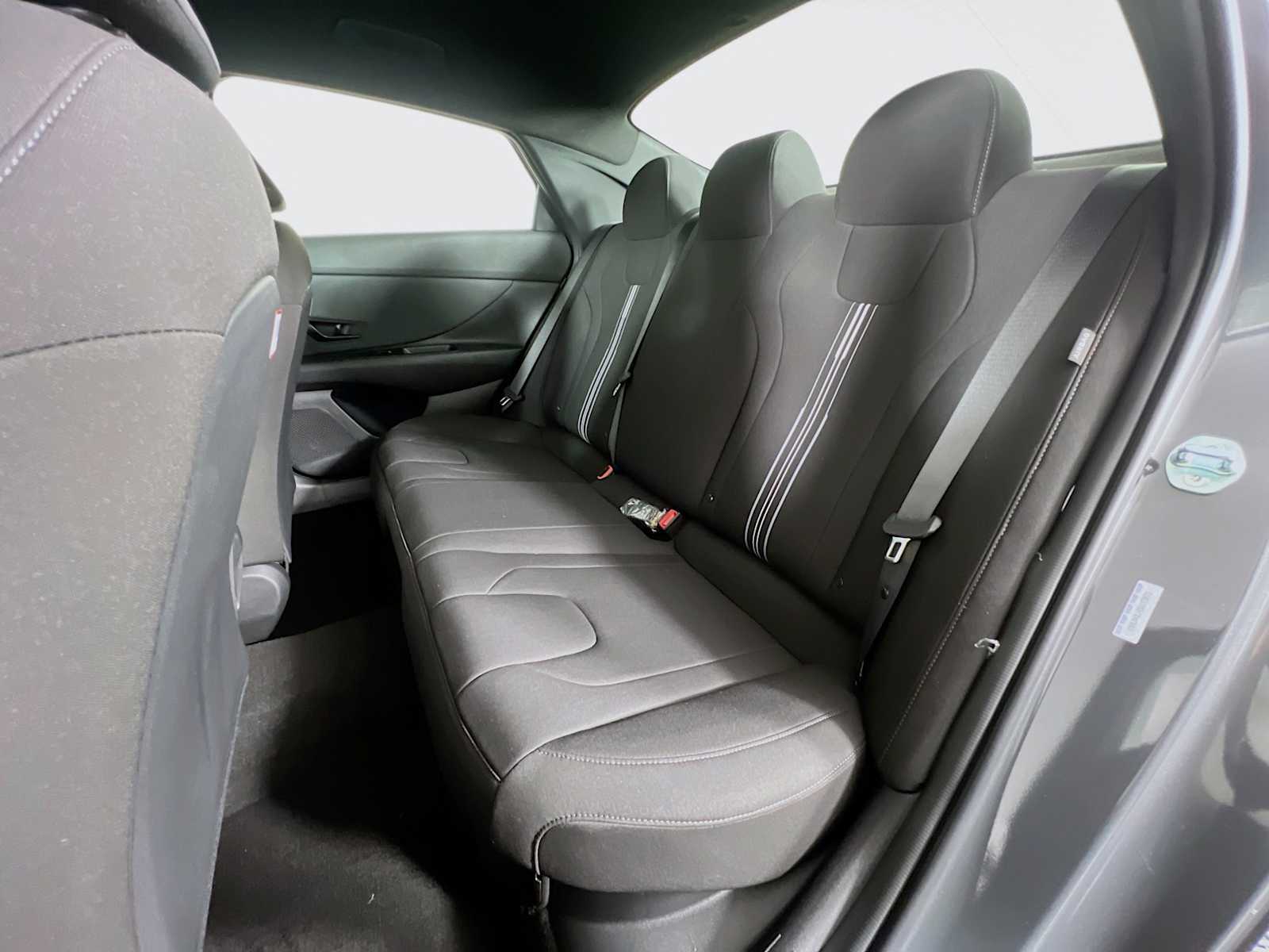 2025 Hyundai Elantra Hybrid SEL Sport - Photo 14