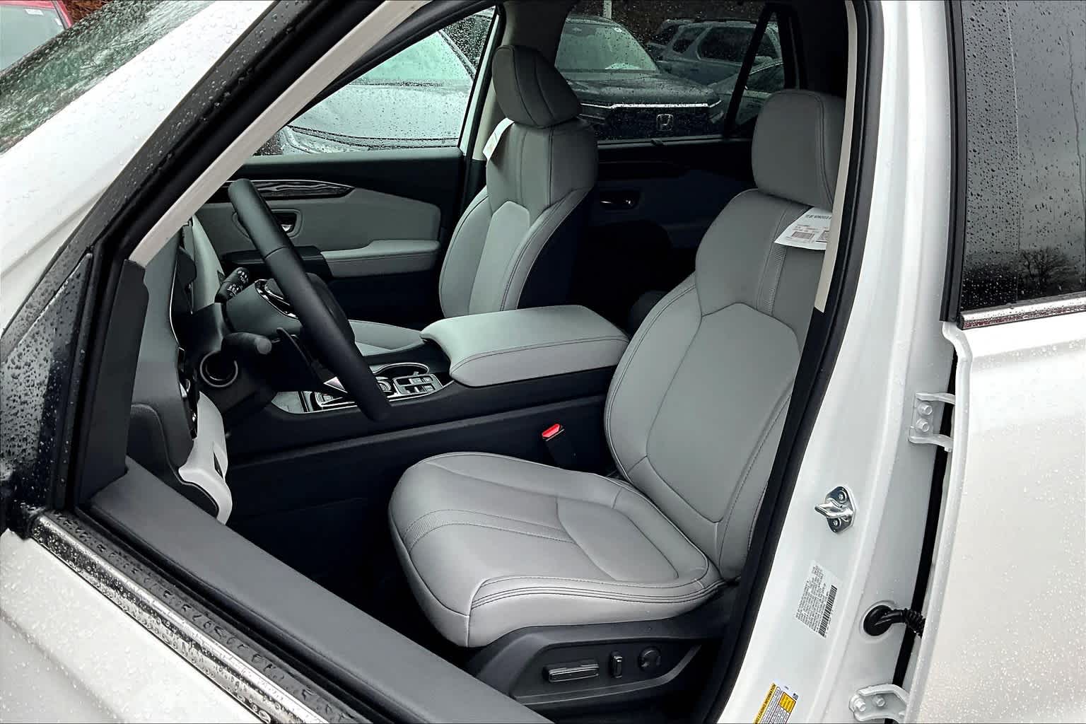 2025 Honda Pilot Touring - Photo 11