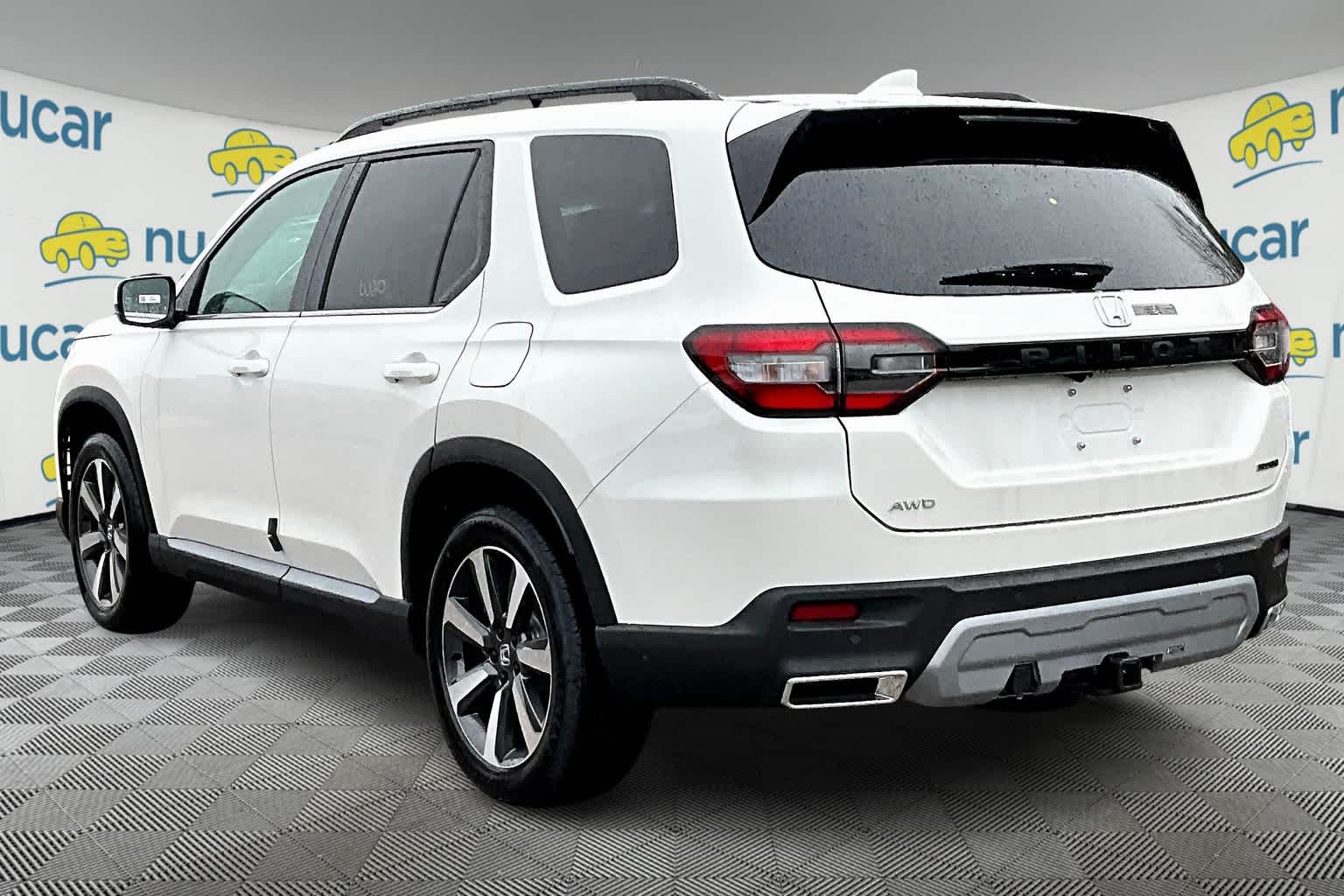 2025 Honda Pilot Touring - Photo 5