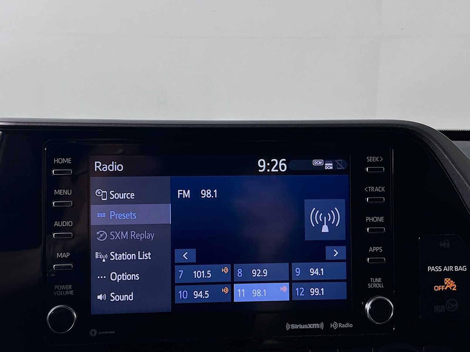 2021 Toyota Highlander XLE - Photo 14