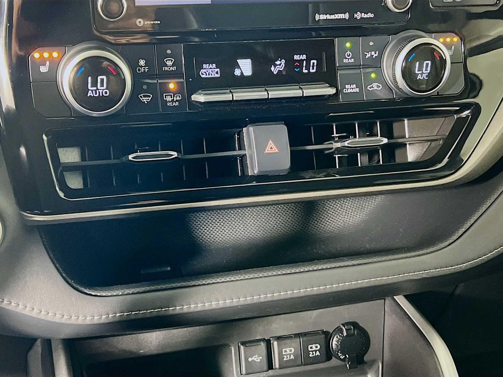 2021 Toyota Highlander XLE - Photo 15