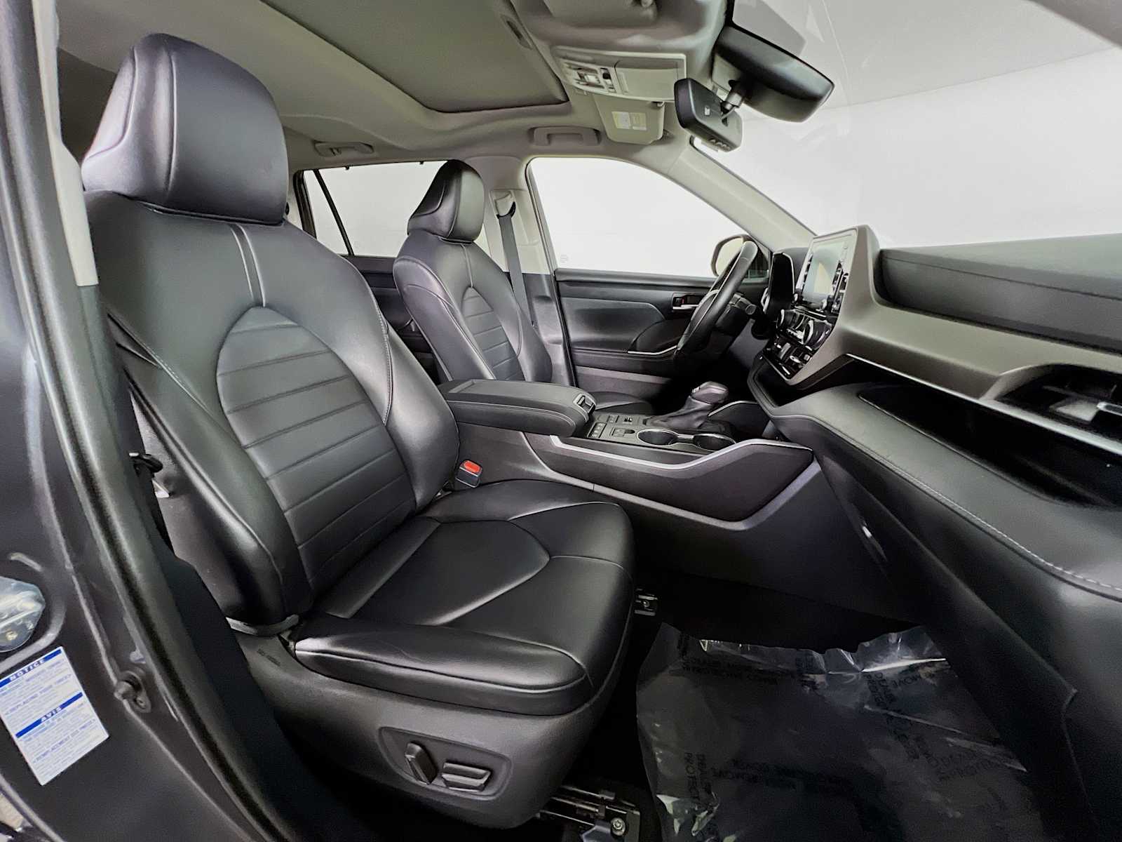 2021 Toyota Highlander XLE - Photo 30
