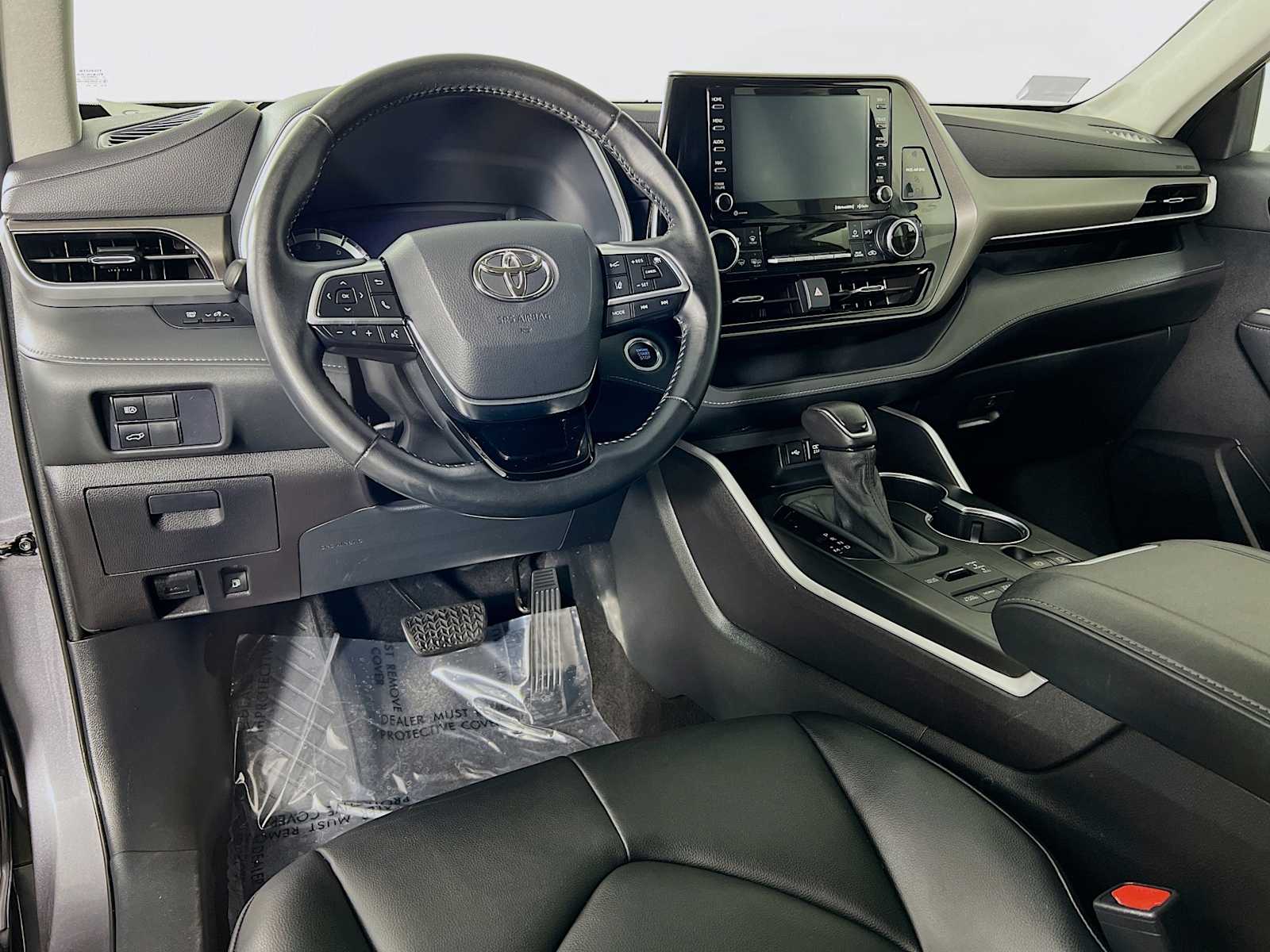 2021 Toyota Highlander XLE - Photo 9