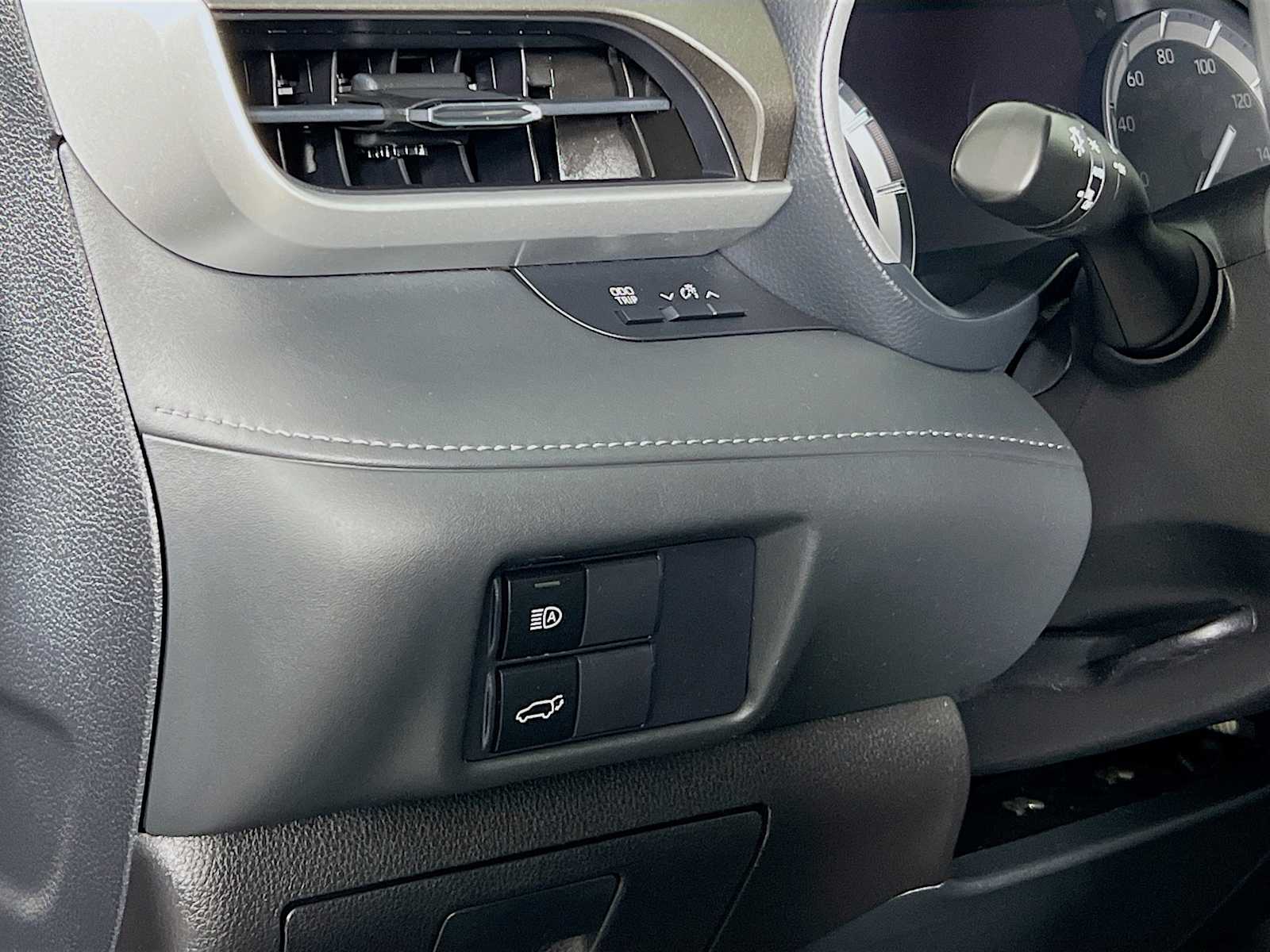 2021 Toyota Highlander XLE - Photo 10