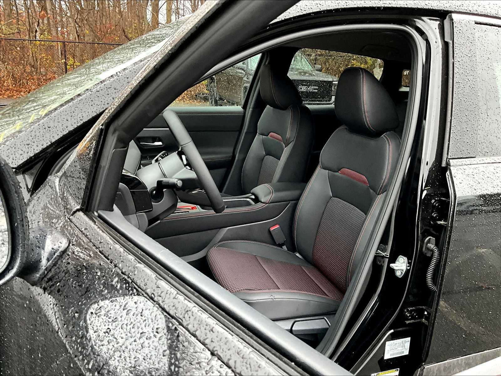2025 Nissan Kicks SR - Photo 10