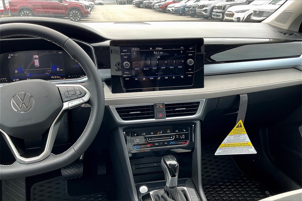 2025 Volkswagen Taos 1.5T SE - Photo 13