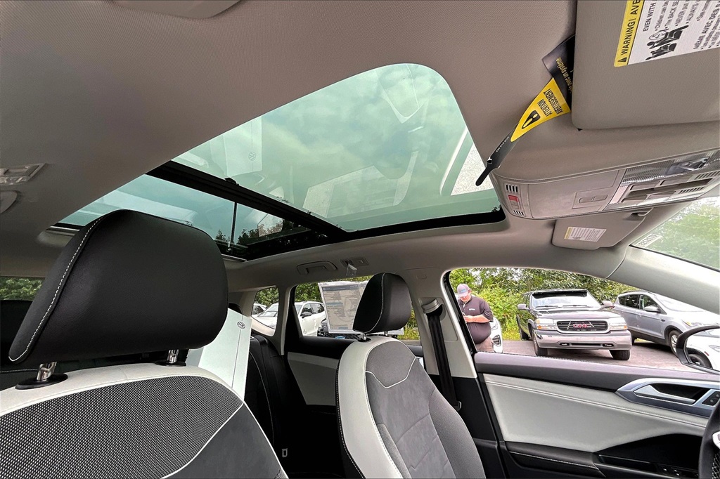 2025 Volkswagen Taos 1.5T SE - Photo 18