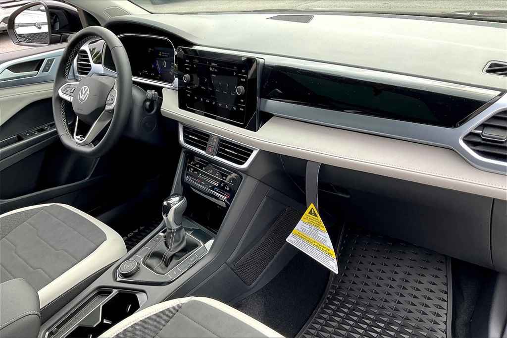 2025 Volkswagen Taos 1.5T SE - Photo 10