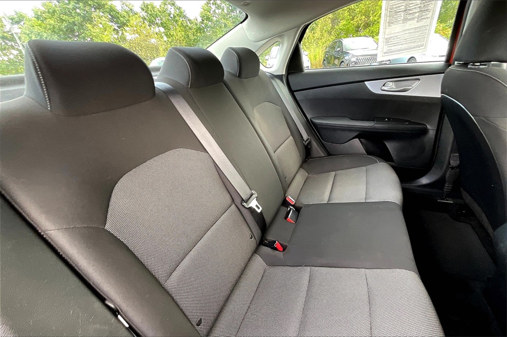 2023 Kia Forte LXS - Photo 15