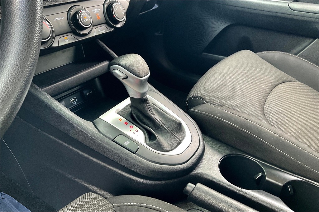 2023 Kia Forte LXS - Photo 19