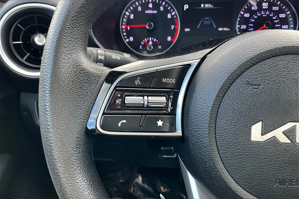 2023 Kia Forte LXS - Photo 21