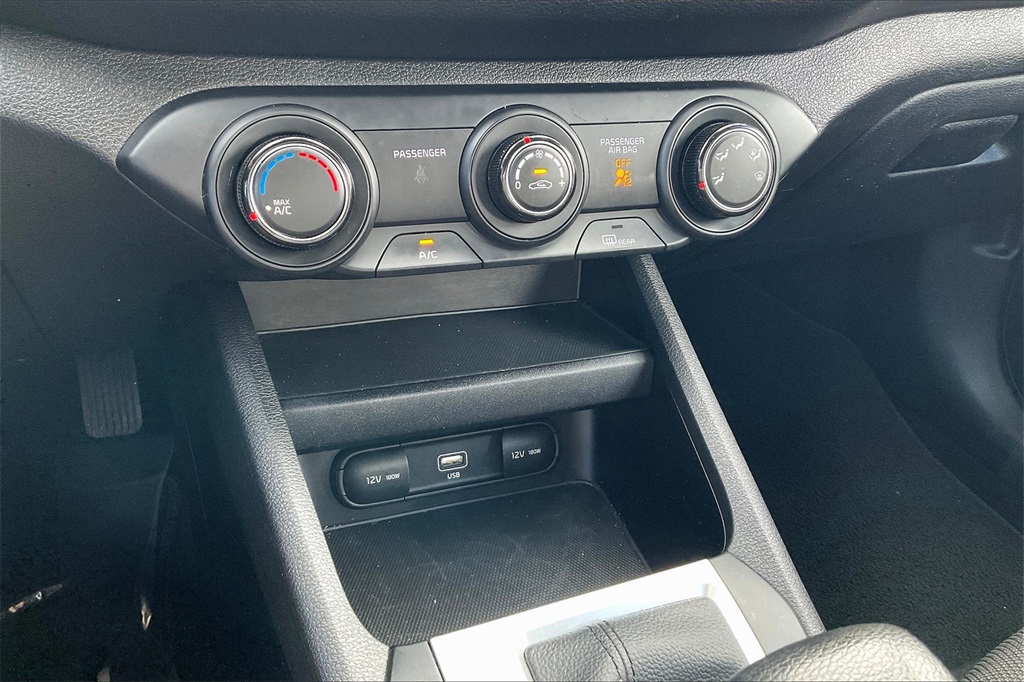 2023 Kia Forte LXS - Photo 24