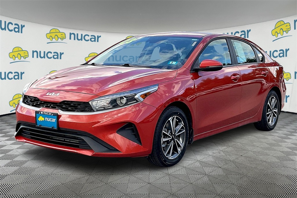 2023 Kia Forte LXS - Photo 3
