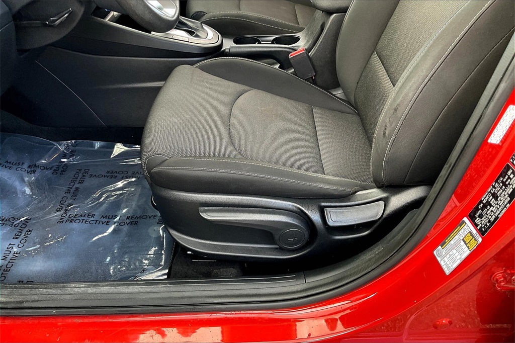 2023 Kia Forte LXS - Photo 31