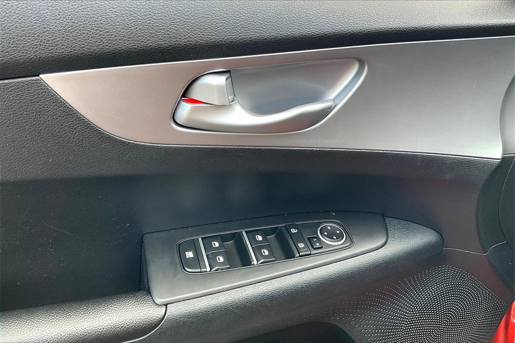 2023 Kia Forte LXS - Photo 34