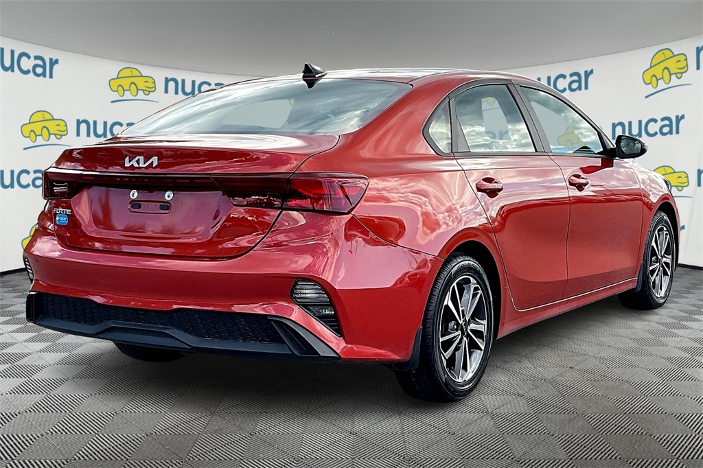 2023 Kia Forte LXS - Photo 6