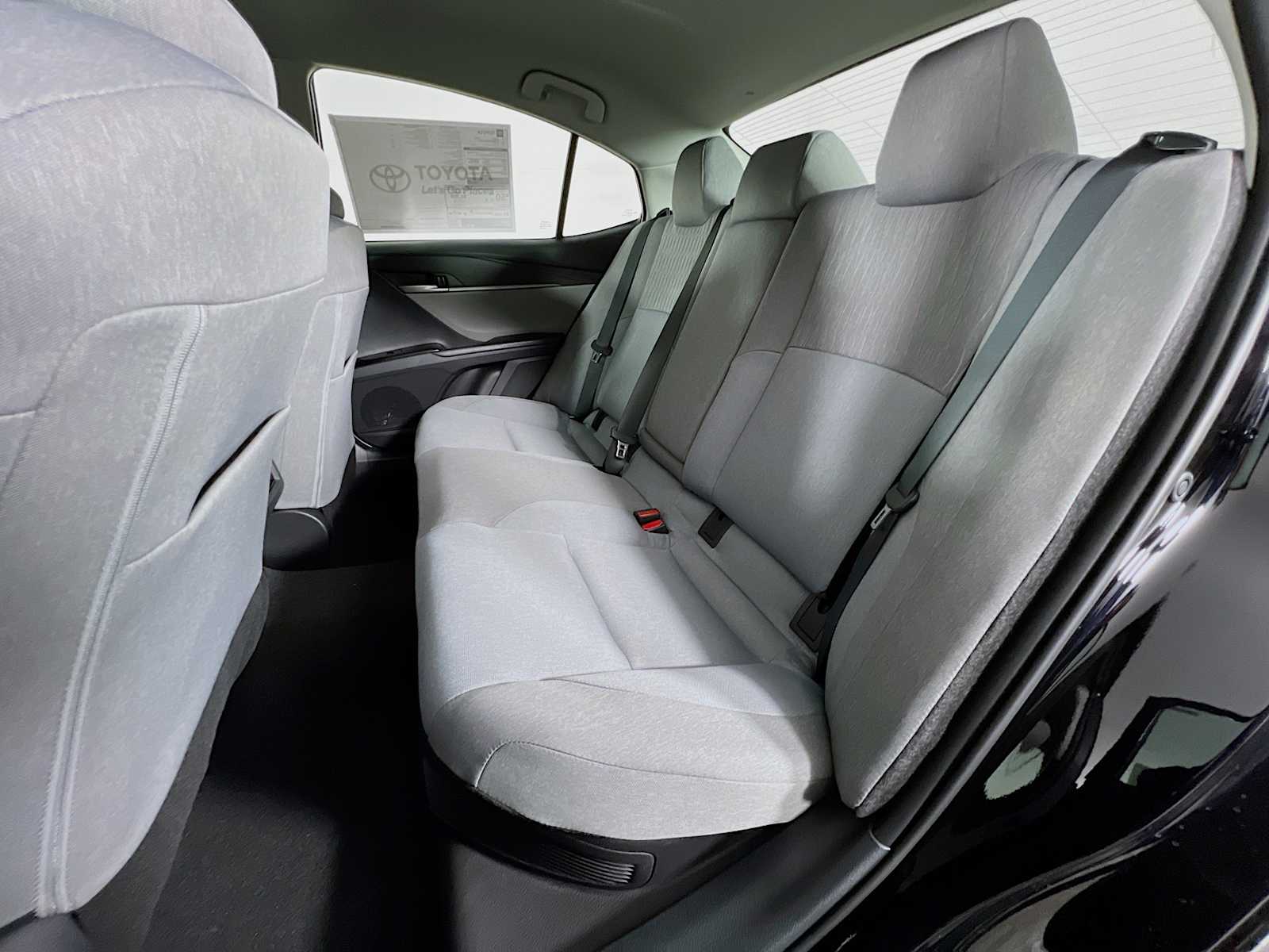 2025 Toyota Camry LE - Photo 13