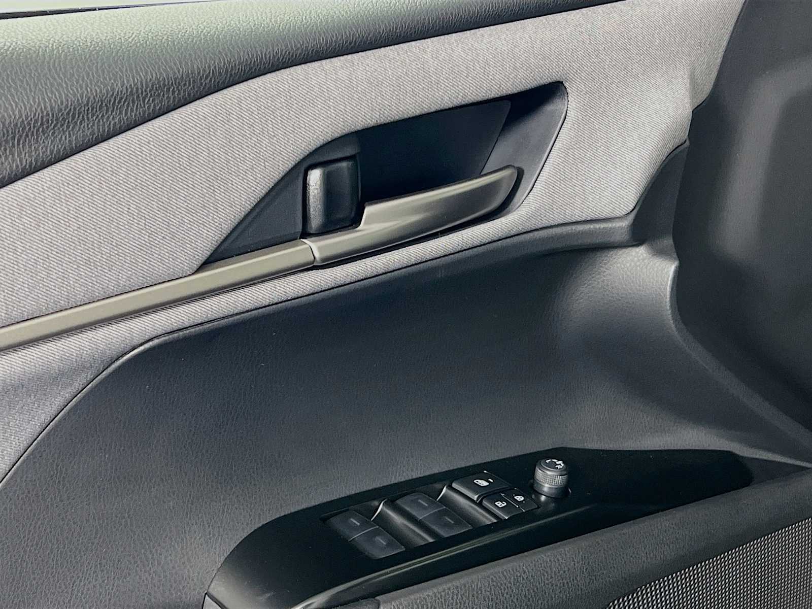 2025 Toyota Camry LE - Photo 16