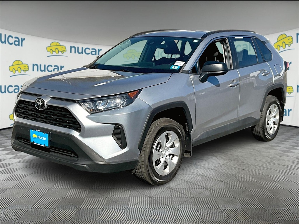 2020 Toyota RAV4 LE - Photo 3