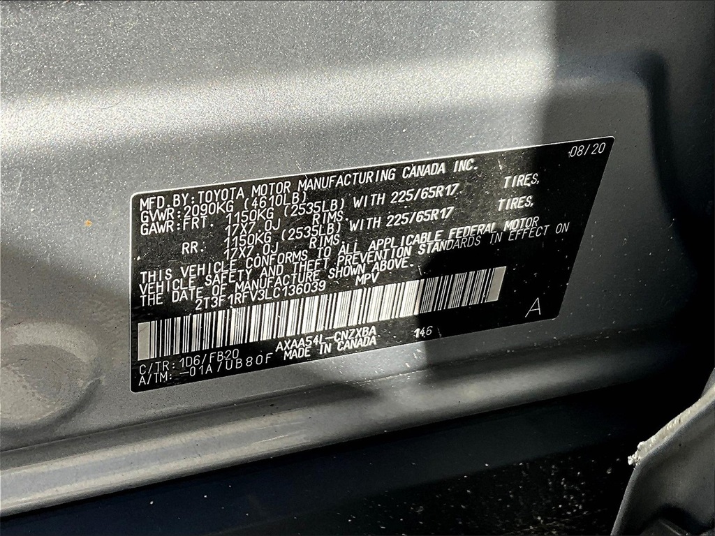 2020 Toyota RAV4 LE - Photo 32