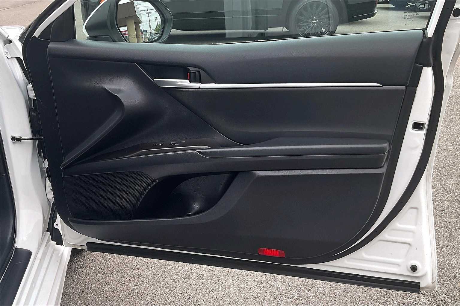 2023 Toyota Camry Hybrid SE Nightshade - Photo 12