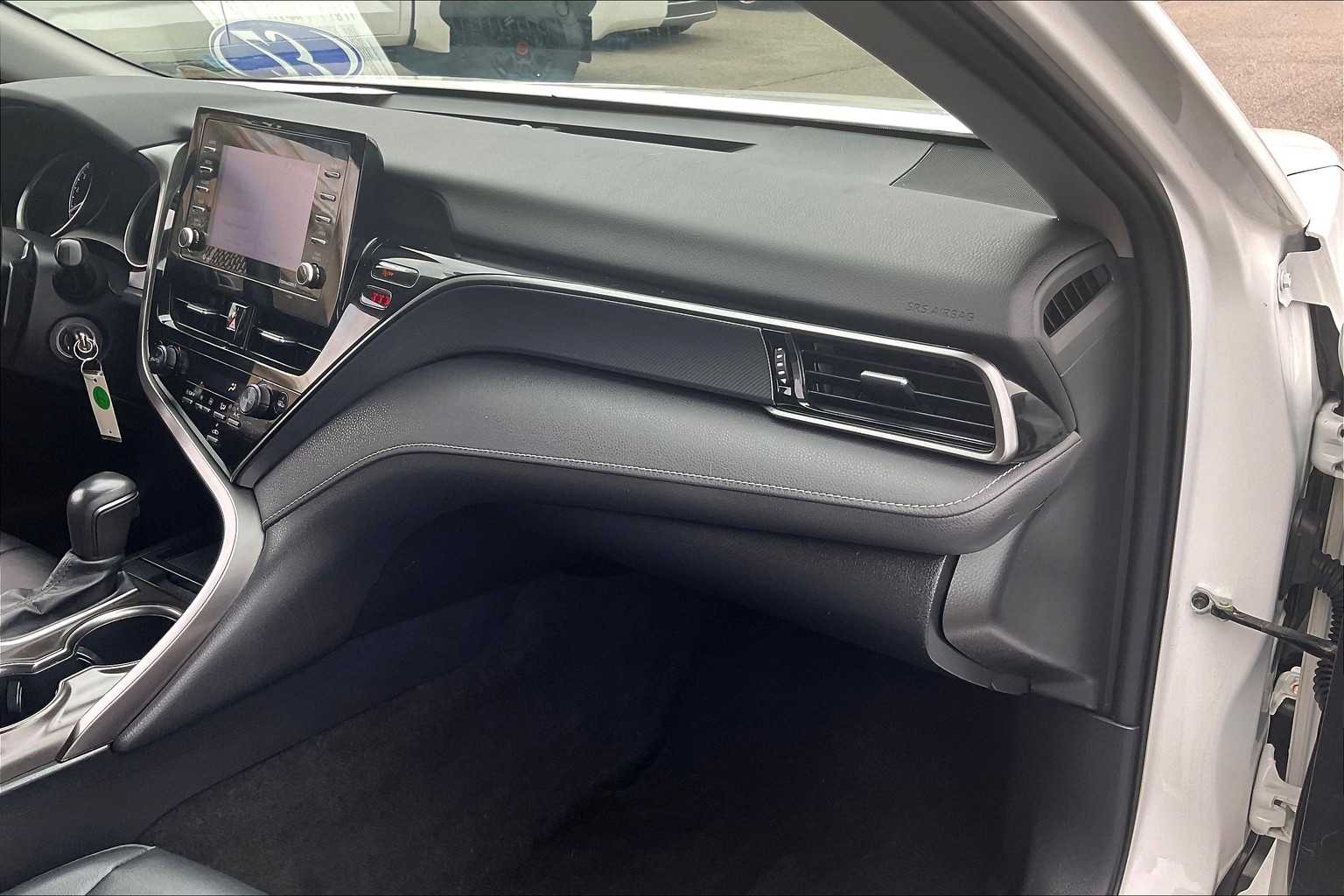 2023 Toyota Camry Hybrid SE Nightshade - Photo 13
