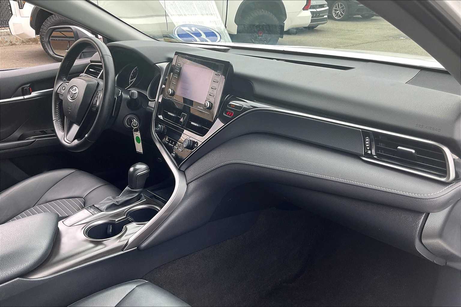 2023 Toyota Camry Hybrid SE Nightshade - Photo 14