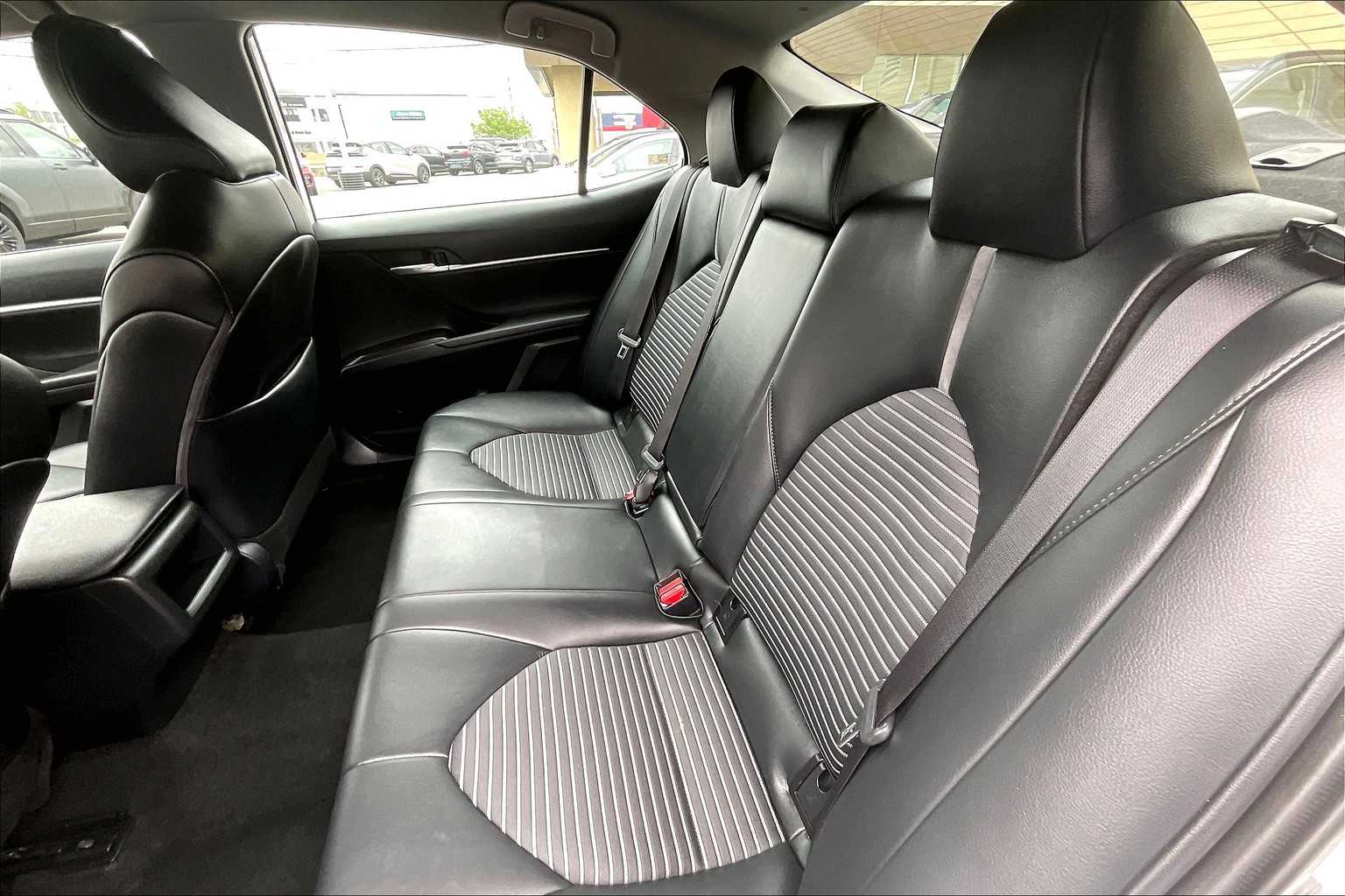 2023 Toyota Camry Hybrid SE Nightshade - Photo 15