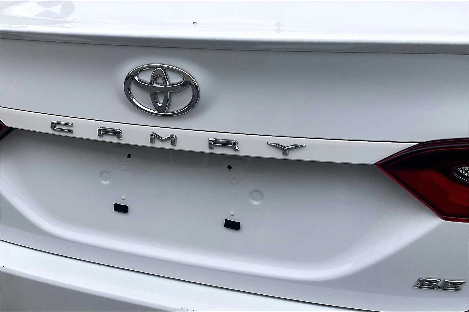 2023 Toyota Camry Hybrid SE Nightshade - Photo 28