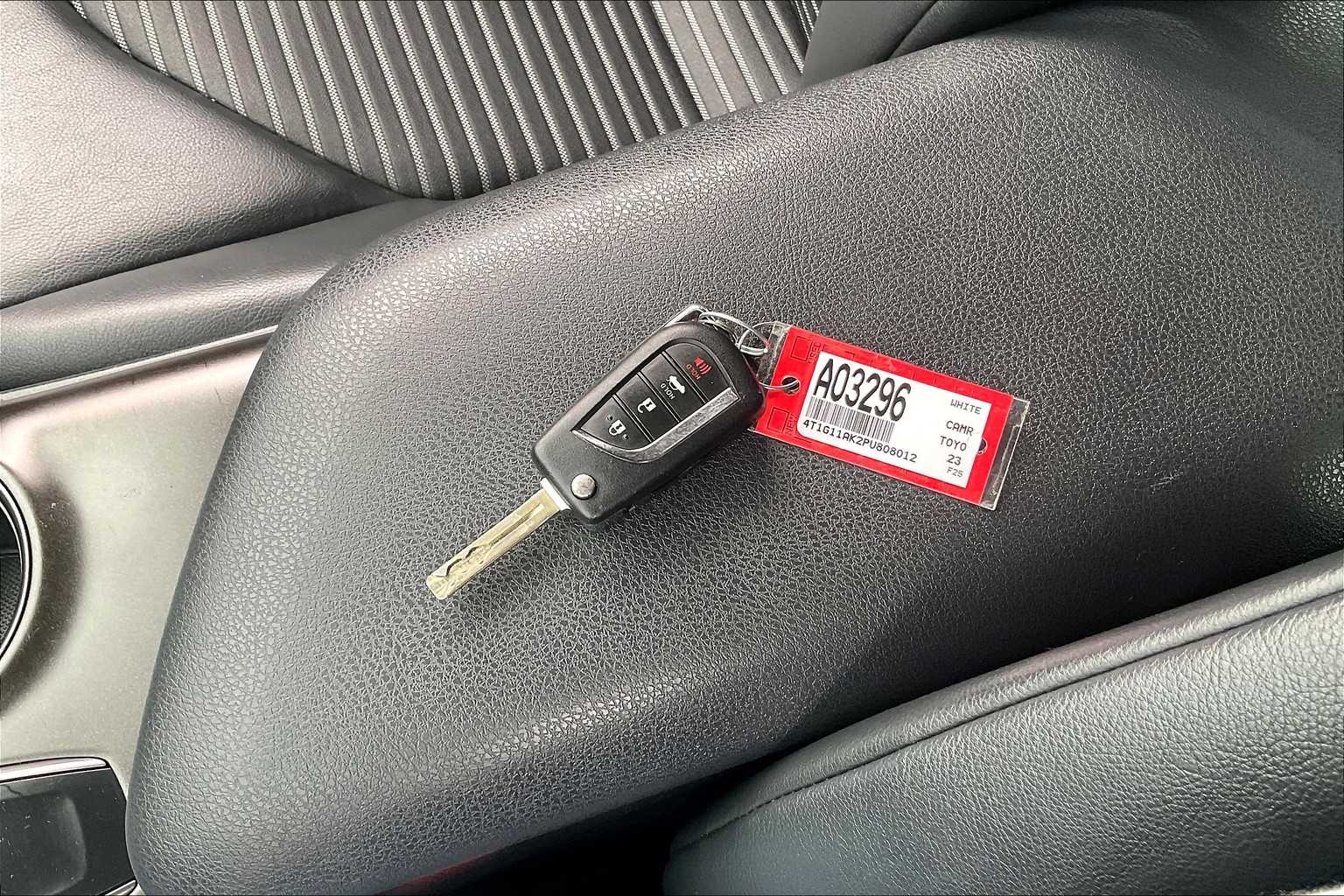 2023 Toyota Camry Hybrid SE Nightshade - Photo 30