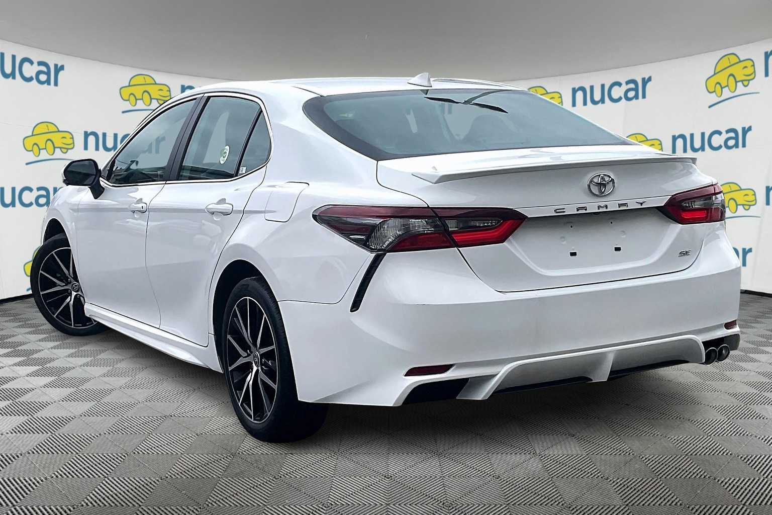 2023 Toyota Camry Hybrid SE Nightshade - Photo 4