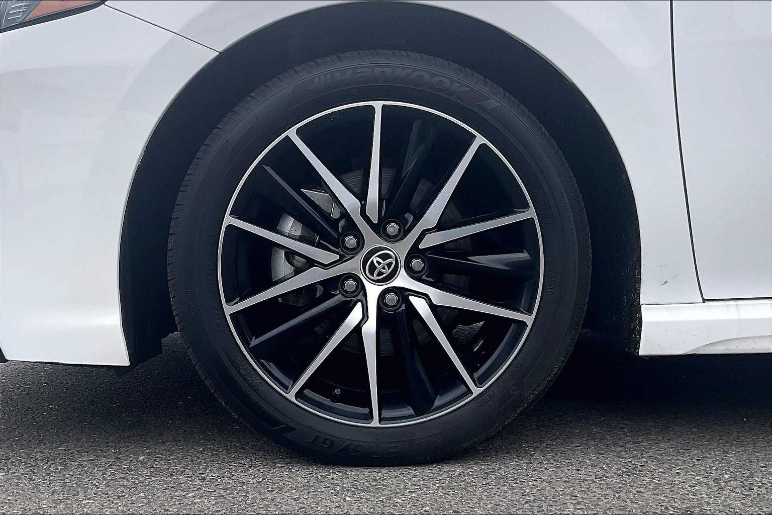 2023 Toyota Camry Hybrid SE Nightshade - Photo 7