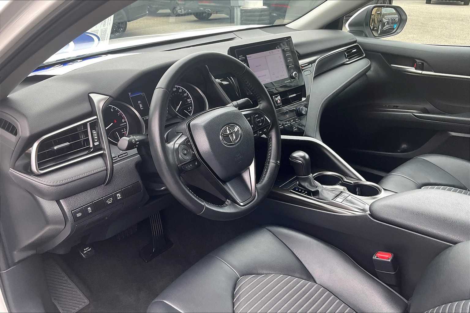 2023 Toyota Camry Hybrid SE Nightshade - Photo 8